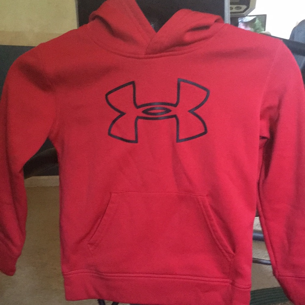 Last chance closing closet 
Toddler under armour size 6 hoodie